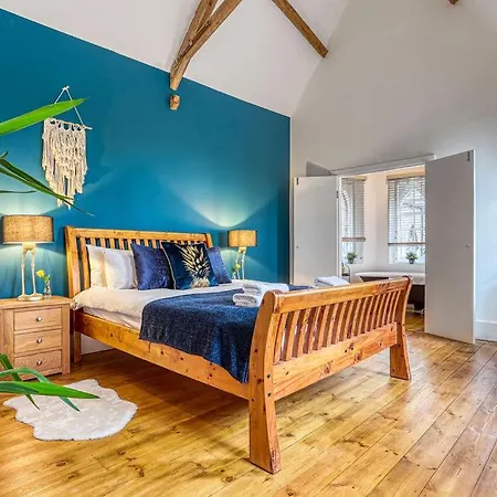 Blissful Corner 브리스틀