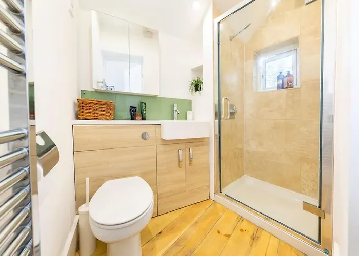 Blissful Corner Apartment Bristol